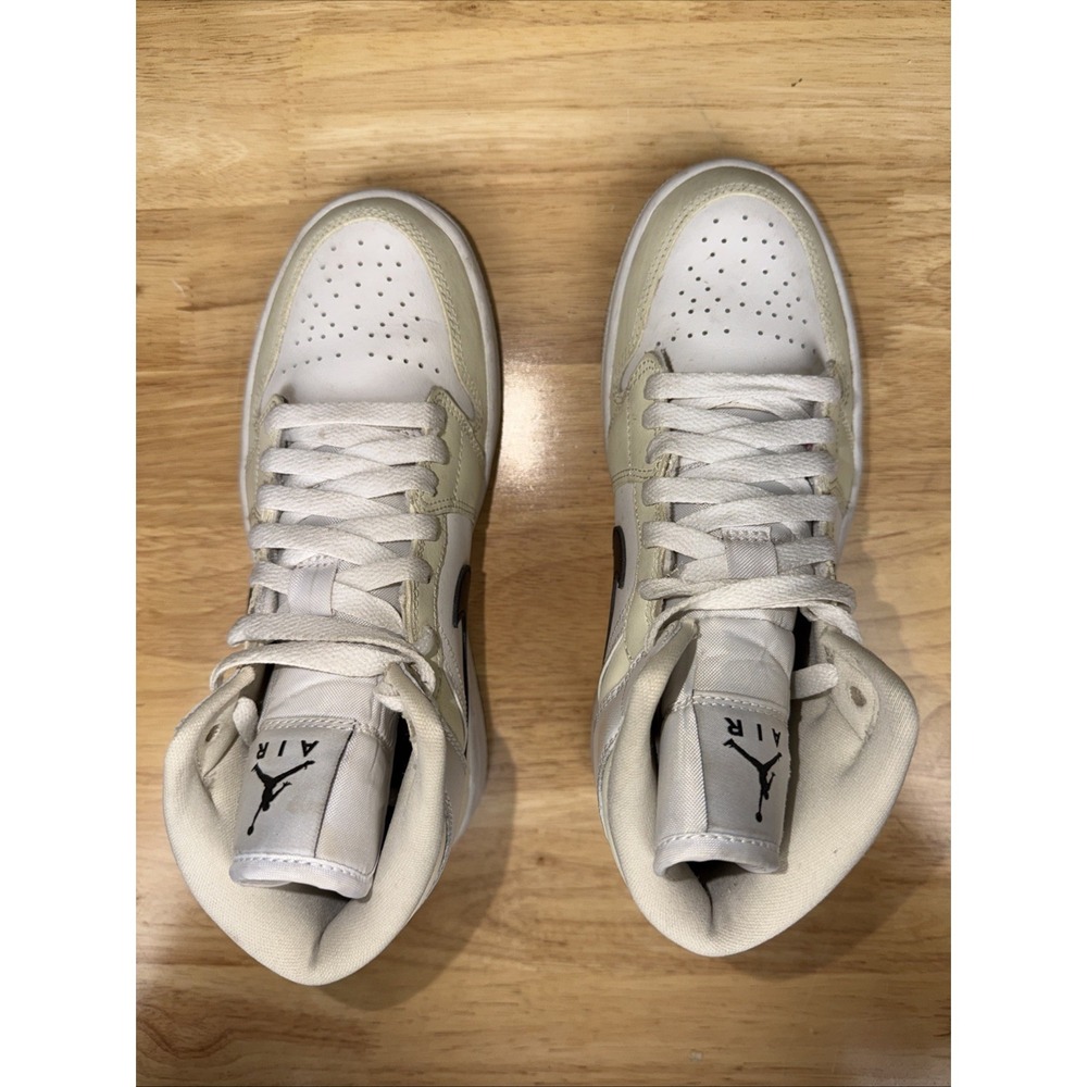 Nike Air Jordan Retro 1 Mid Sneakers Shoes Coconut Milk Womens 6.5 BQ6472-121‎ - Picture 6 of 11